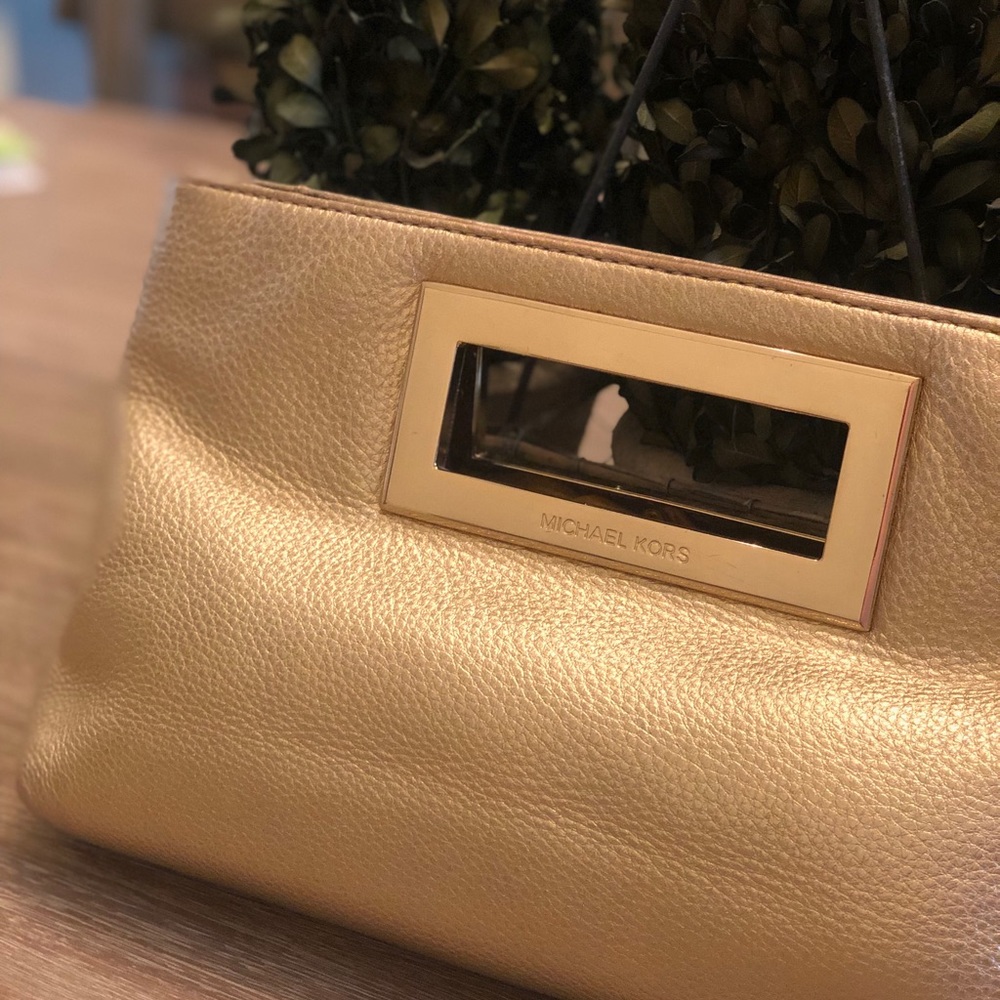 GOLD MICHAEL KORS Hand Clutch